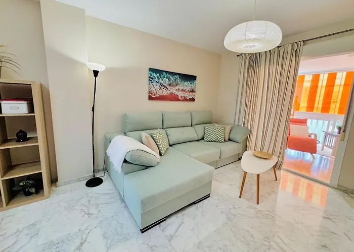 Cozy Close Shopping Centre And Apartment *