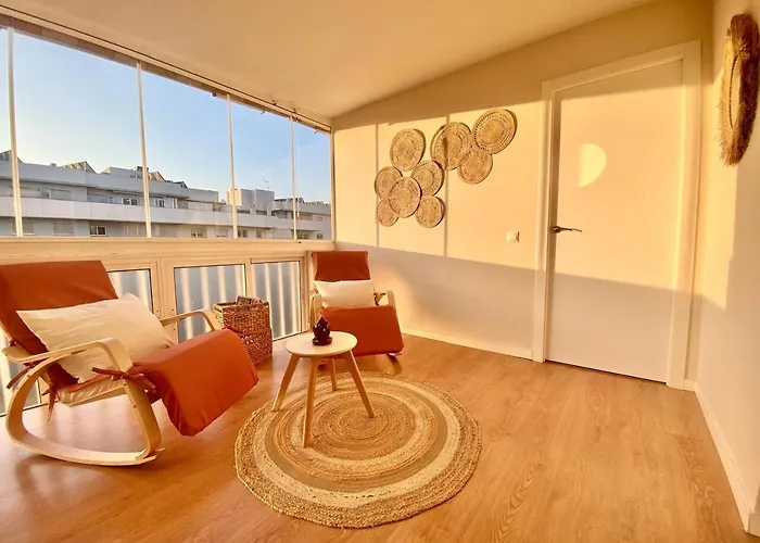 Cozy Close Shopping Centre And *