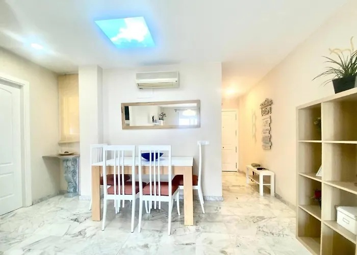 Apartment Cozy Close Shopping Centre And *