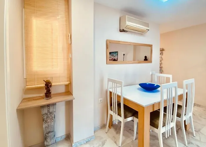 Cozy Close Shopping Centre And Apartment Fuengirola