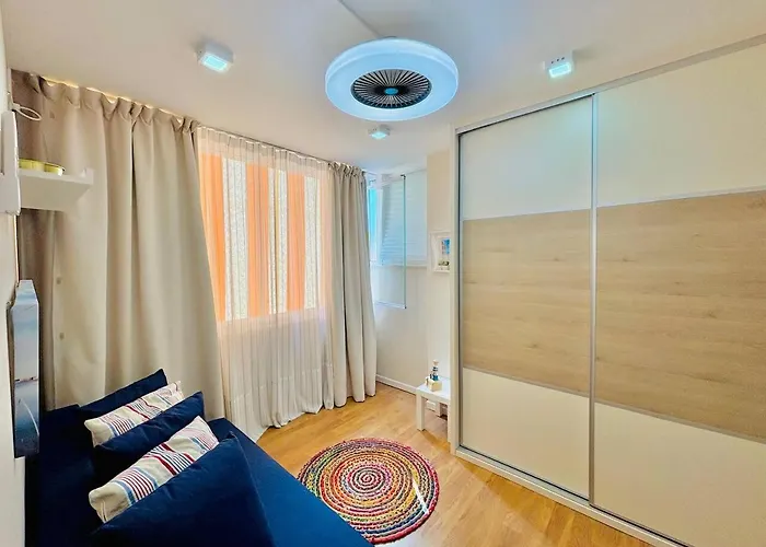 Cozy Close Shopping Centre And Fuengirola