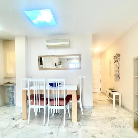 Апартаменты Cozy Close Shopping Centre And *